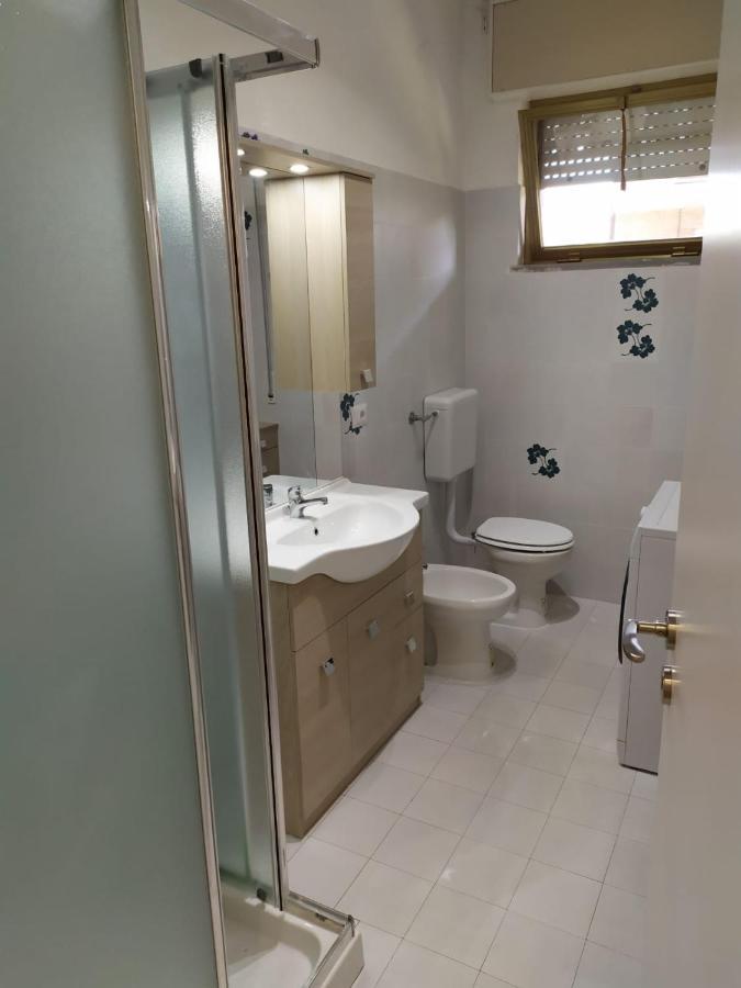Beach House, 300 M Dal Mare, مارينا دي ماسا المظهر الخارجي الصورة