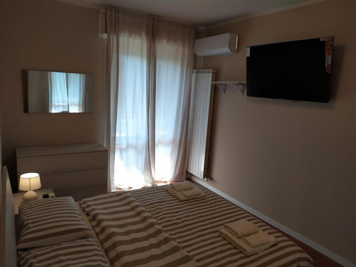 Beach House, 300 M Dal Mare, مارينا دي ماسا المظهر الخارجي الصورة