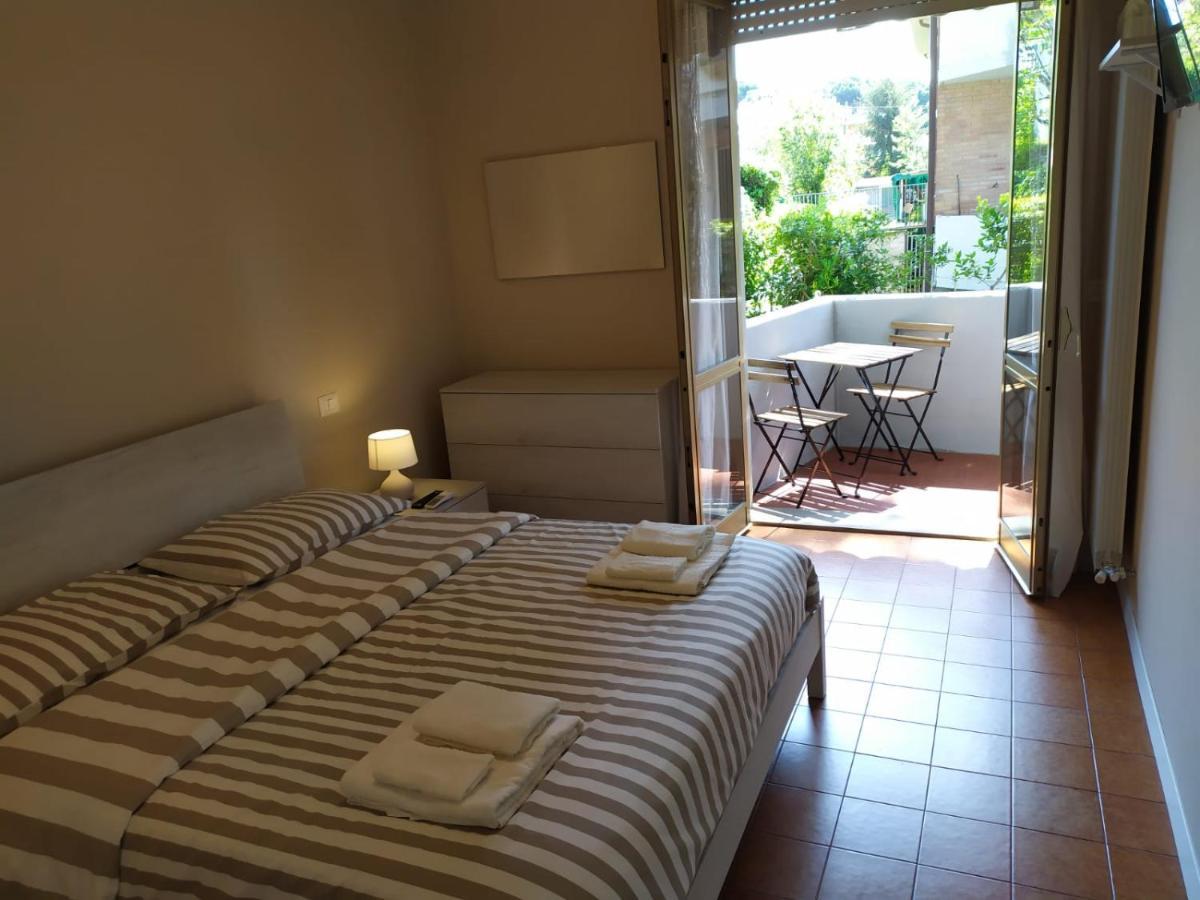 Beach House, 300 M Dal Mare, مارينا دي ماسا المظهر الخارجي الصورة