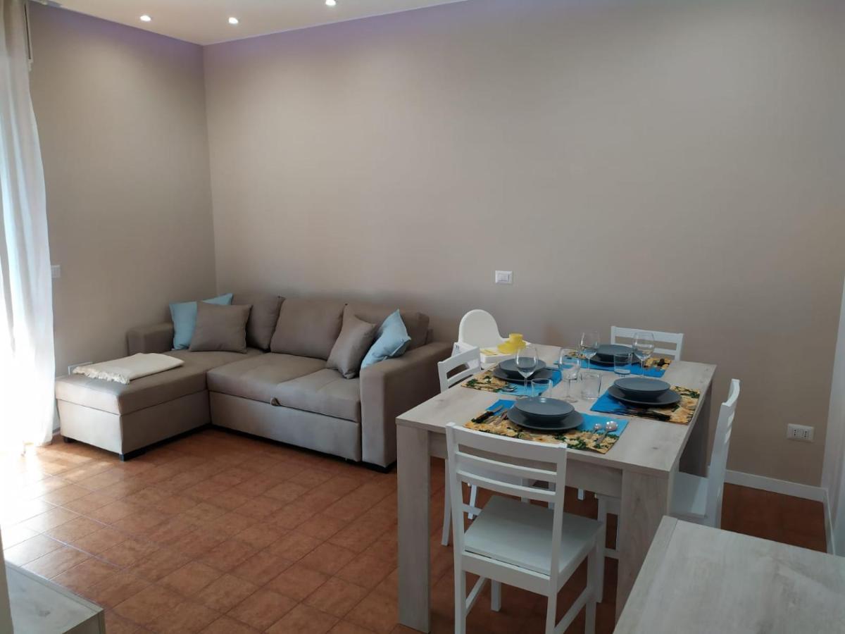 Beach House, 300 M Dal Mare, مارينا دي ماسا المظهر الخارجي الصورة